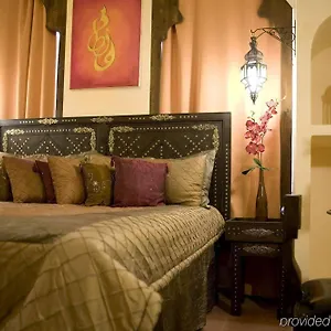 Oriental & Restaurant Отель